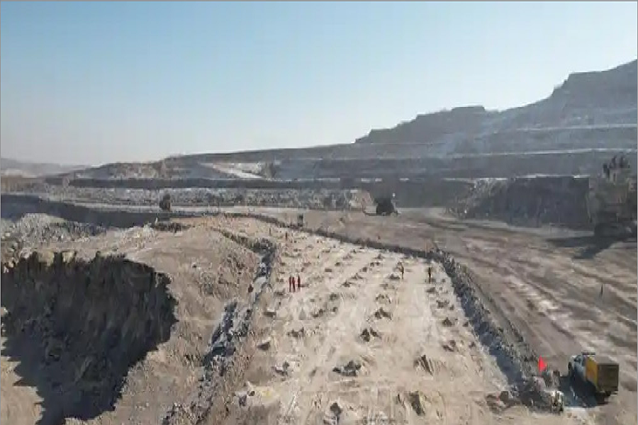 内蒙国能察哈素煤矿副立井大罐与交通罐双系统混合换绳项目